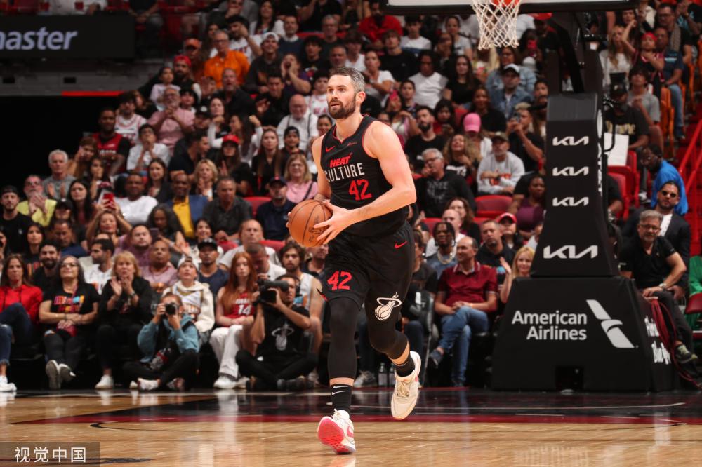 队对他产生 队对他产生